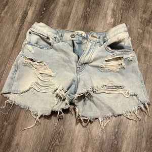 Abercrombie & Fitch Mid Rise Boyfriend Shorts